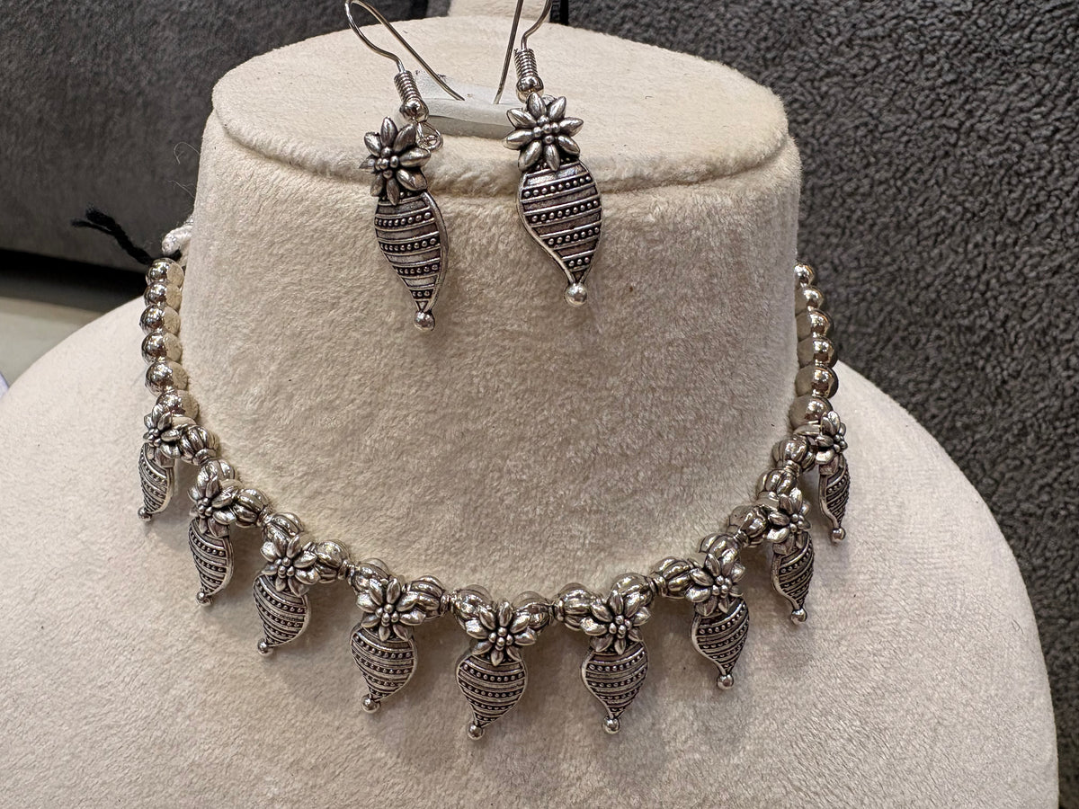 Oxidized Silver Floral Leaf Charm Necklace Set